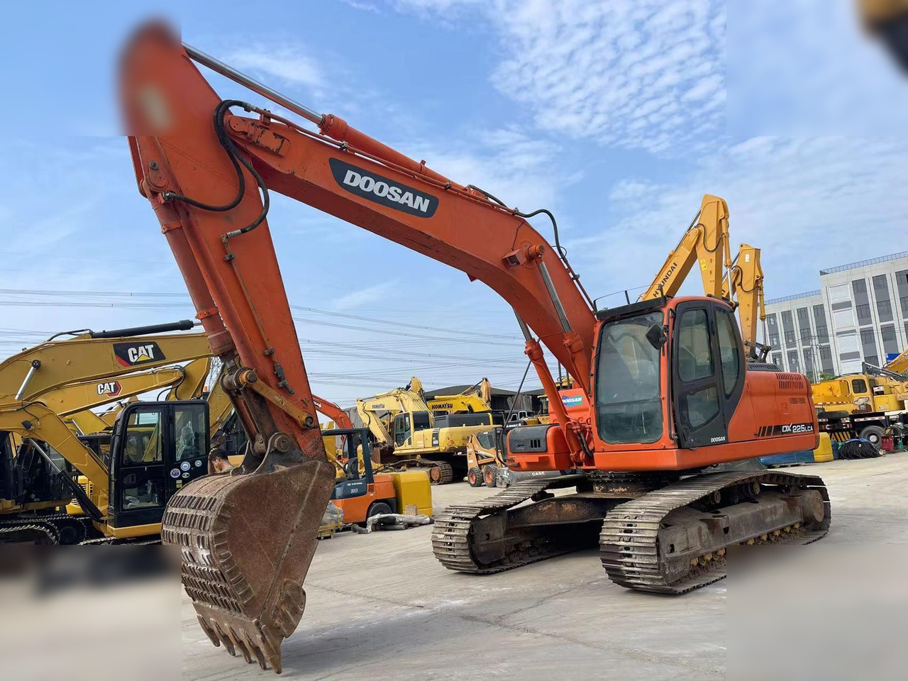 DOOSAN DX225 LCA - Гусеничний екскаватор: фото 1 DOOSAN DX225 LCA - Гусеничний екскаватор: фото 1
