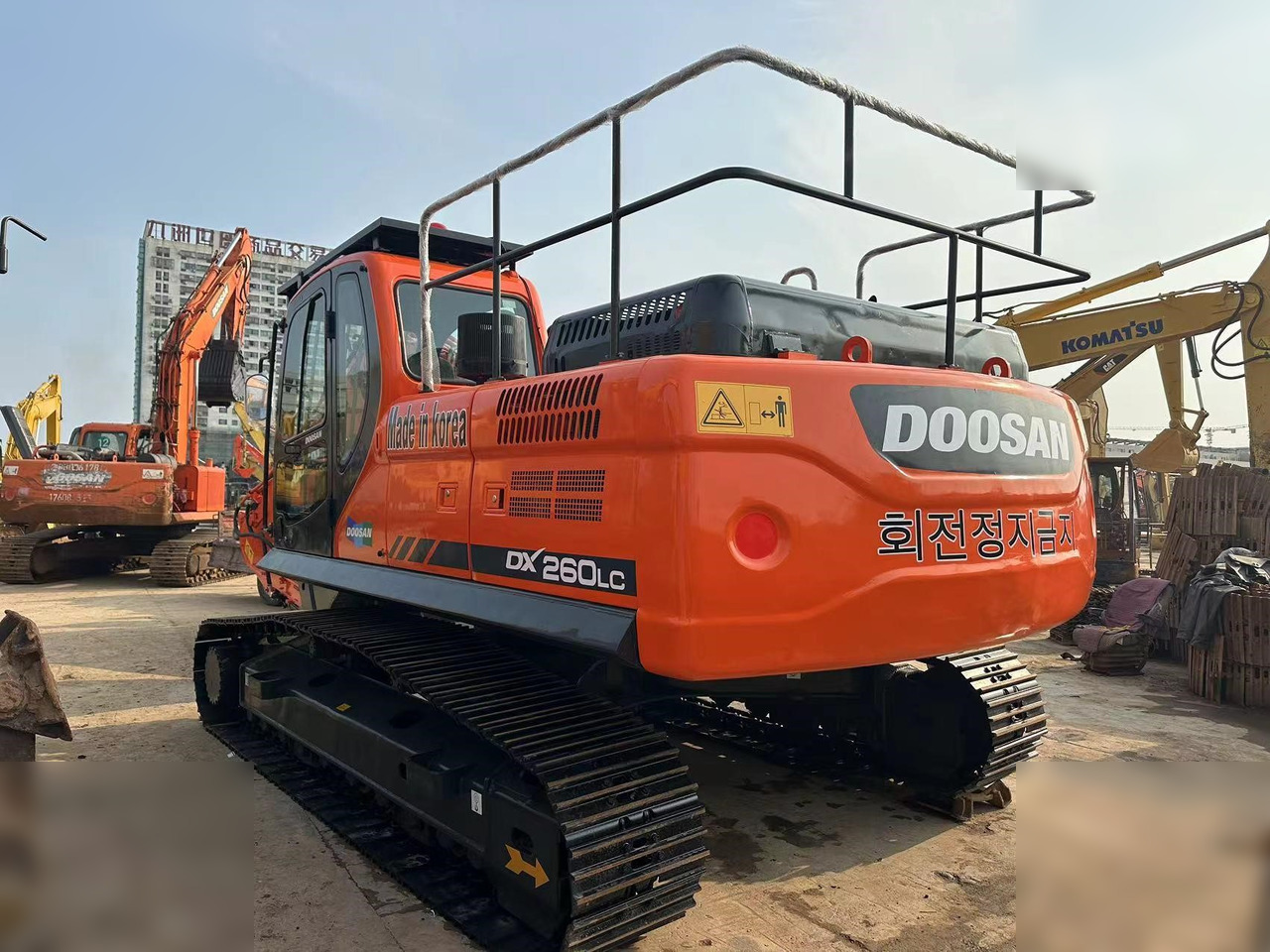 DOOSAN DX260 LC - Гусеничний екскаватор: фото 2 DOOSAN DX260 LC - Гусеничний екскаватор: фото 2