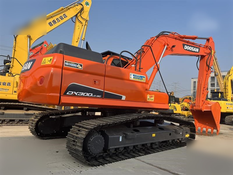 DOOSAN DX300 LC-9C - Гусеничний екскаватор: фото 3 DOOSAN DX300 LC-9C - Гусеничний екскаватор: фото 3