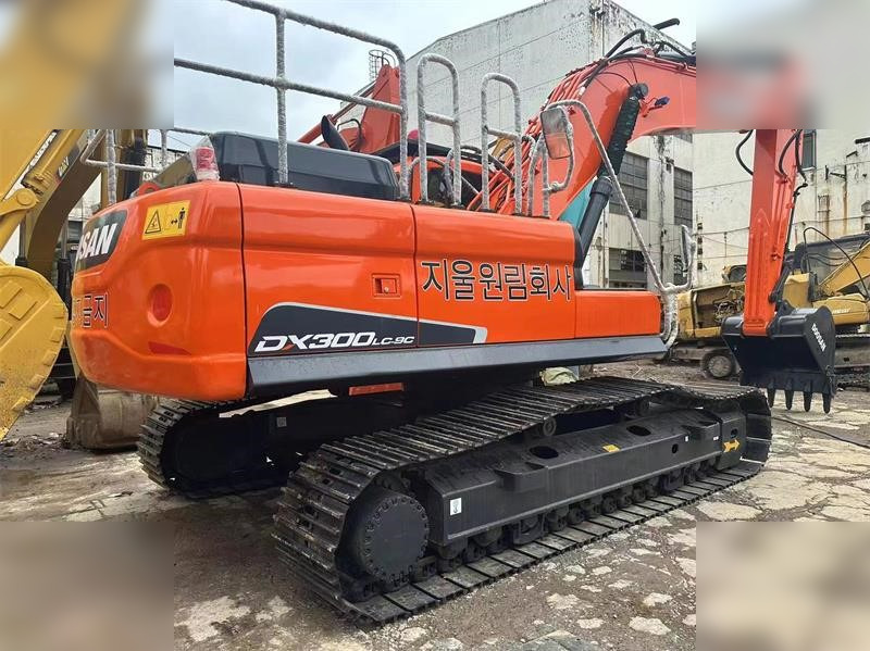 DOOSAN DX300 LC-9C - Гусеничний екскаватор: фото 1 DOOSAN DX300 LC-9C - Гусеничний екскаватор: фото 1
