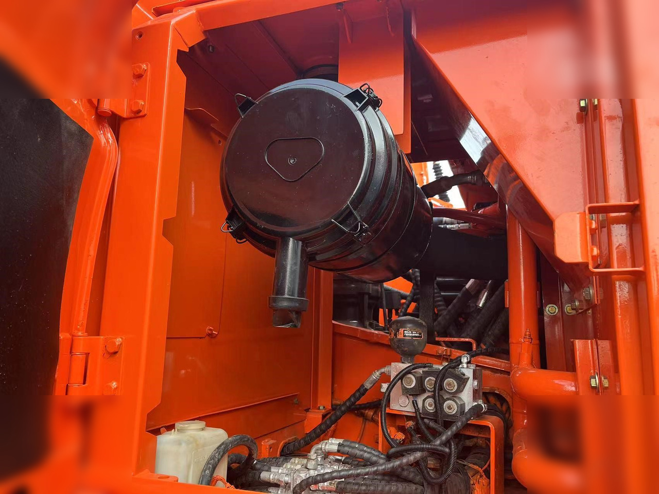 DOOSAN DX300 LC-9C - Гусеничний екскаватор: фото 4 DOOSAN DX300 LC-9C - Гусеничний екскаватор: фото 4