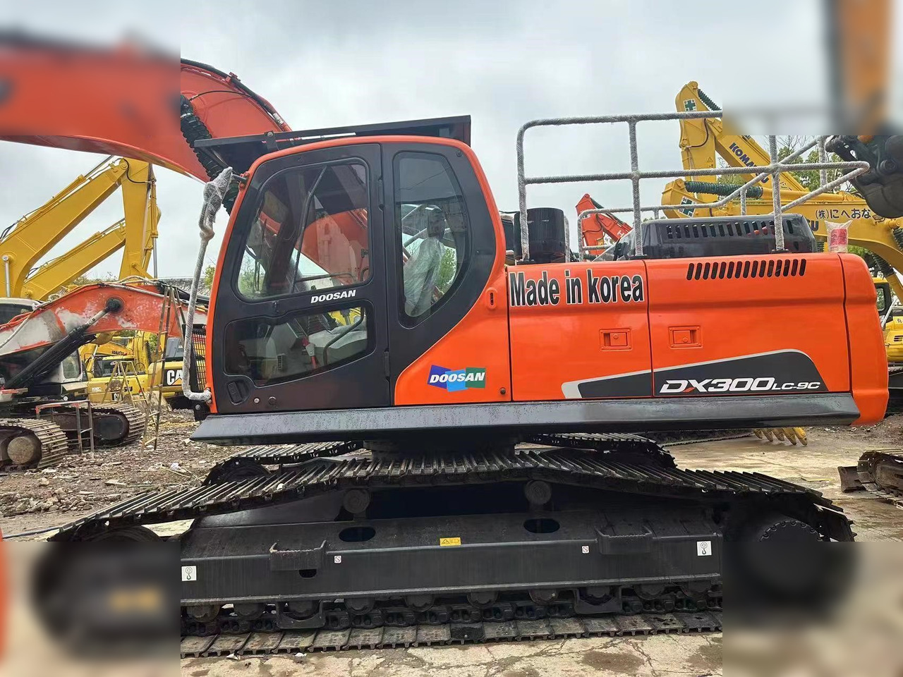 DOOSAN DX300 LC - Гусеничний екскаватор: фото 2 DOOSAN DX300 LC - Гусеничний екскаватор: фото 2