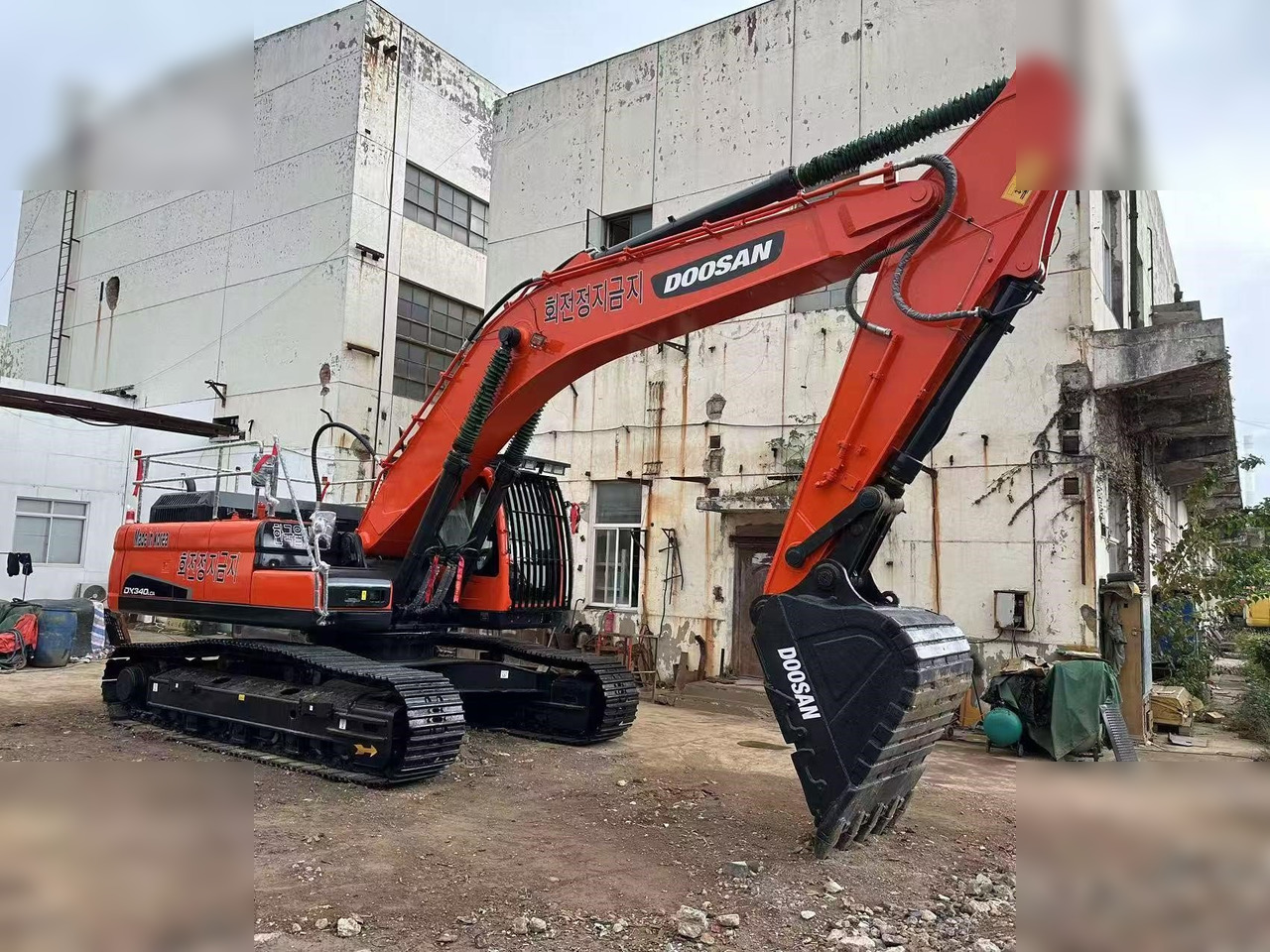 DOOSAN DX340 LCA - Гусеничний екскаватор: фото 3 DOOSAN DX340 LCA - Гусеничний екскаватор: фото 3