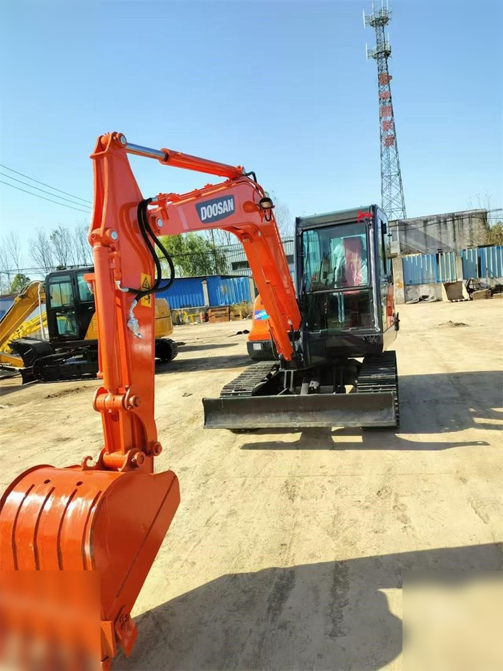 DOOSAN DX60-9C - Гусеничний екскаватор: фото 4 DOOSAN DX60-9C - Гусеничний екскаватор: фото 4