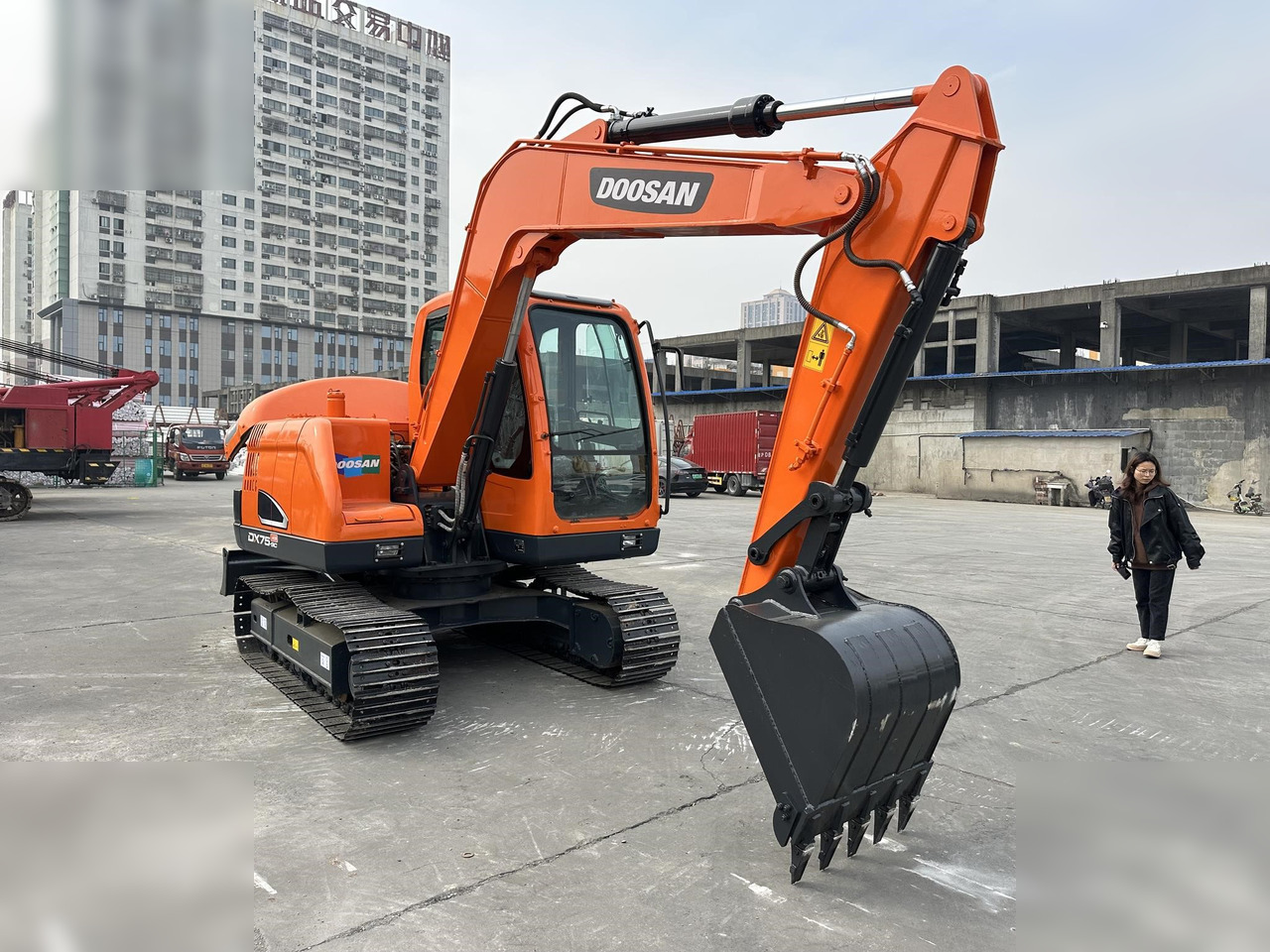 DOOSAN DX75-9CN - Гусеничний екскаватор: фото 3 DOOSAN DX75-9CN - Гусеничний екскаватор: фото 3