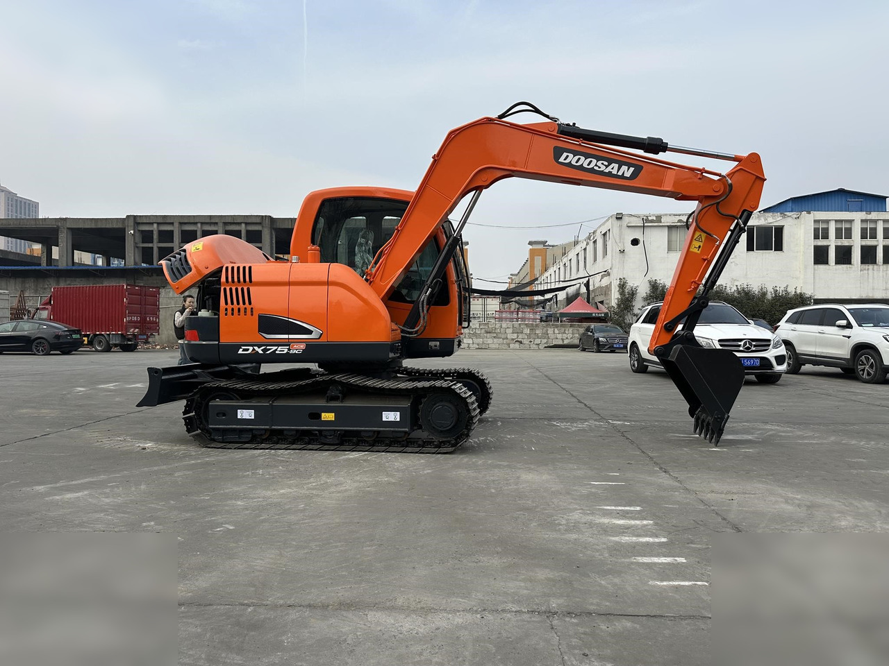 DOOSAN DX75-9CN - Гусеничний екскаватор: фото 2 DOOSAN DX75-9CN - Гусеничний екскаватор: фото 2
