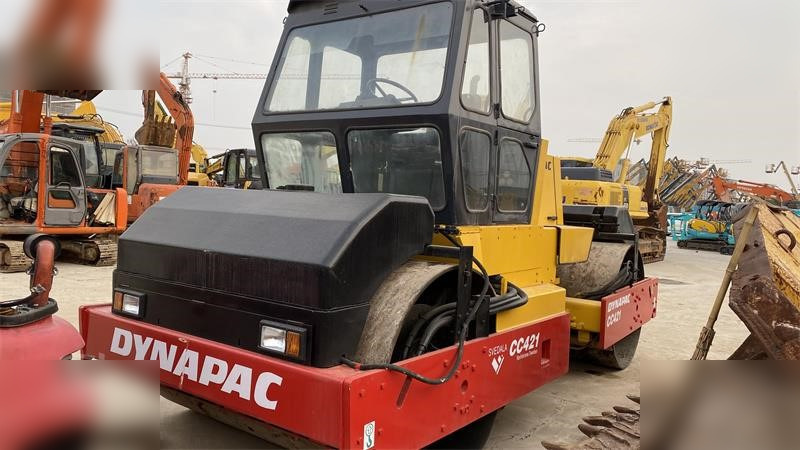 DYNAPAC CC421 - Дорожній каток: фото 3 DYNAPAC CC421 - Дорожній каток: фото 3