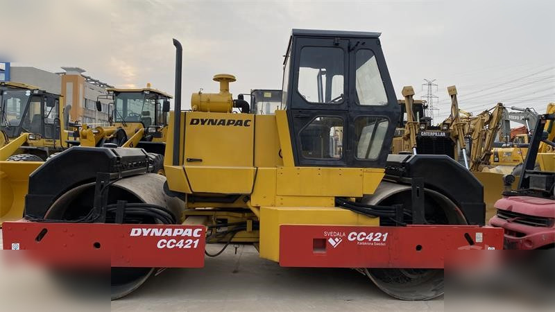 DYNAPAC CC421 - Дорожній каток: фото 1 DYNAPAC CC421 - Дорожній каток: фото 1