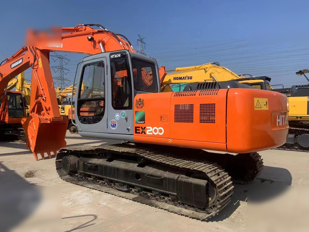 HITACHI EX200-5 - Гусеничний екскаватор: фото 1 HITACHI EX200-5 - Гусеничний екскаватор: фото 1