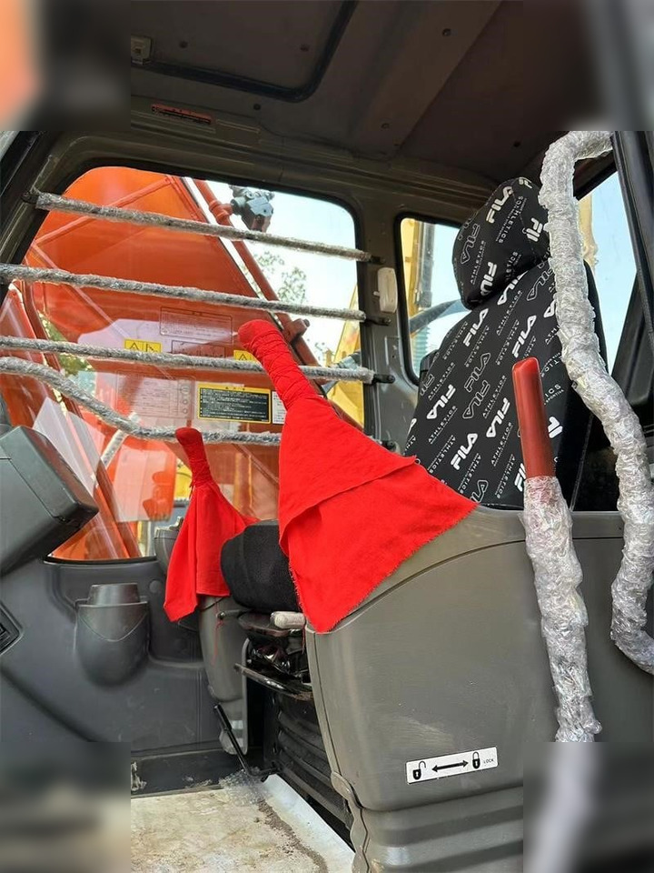 HITACHI ZX200-3G - Гусеничний екскаватор: фото 5 HITACHI ZX200-3G - Гусеничний екскаватор: фото 5