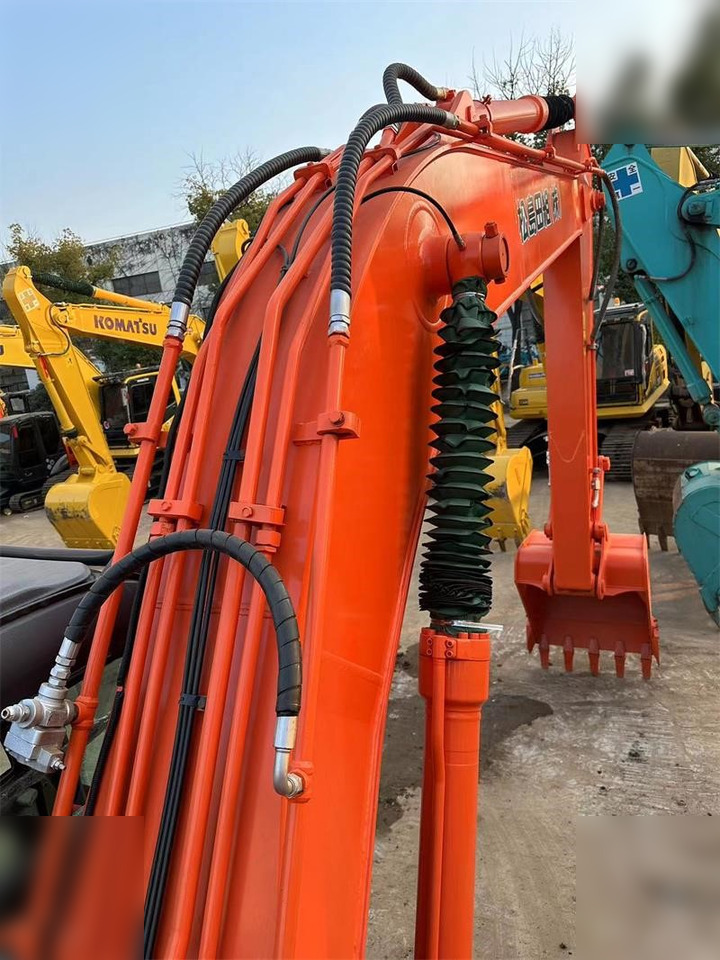 HITACHI ZX200 - Гусеничний екскаватор: фото 3 HITACHI ZX200 - Гусеничний екскаватор: фото 3