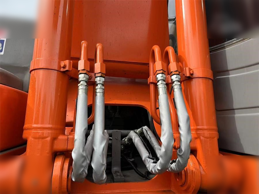 HITACHI ZX200 - Гусеничний екскаватор: фото 4 HITACHI ZX200 - Гусеничний екскаватор: фото 4