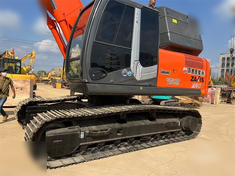 HITACHI ZX240 - Гусеничний екскаватор: фото 4 HITACHI ZX240 - Гусеничний екскаватор: фото 4