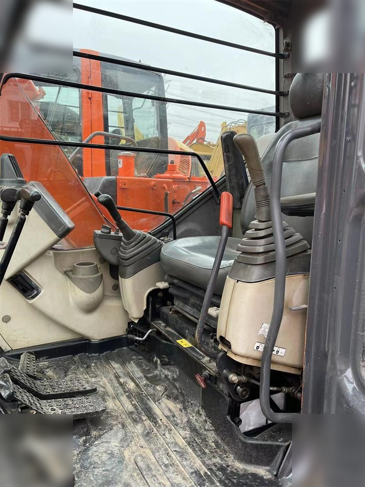 HITACHI ZX60 - Гусеничний екскаватор: фото 4 HITACHI ZX60 - Гусеничний екскаватор: фото 4