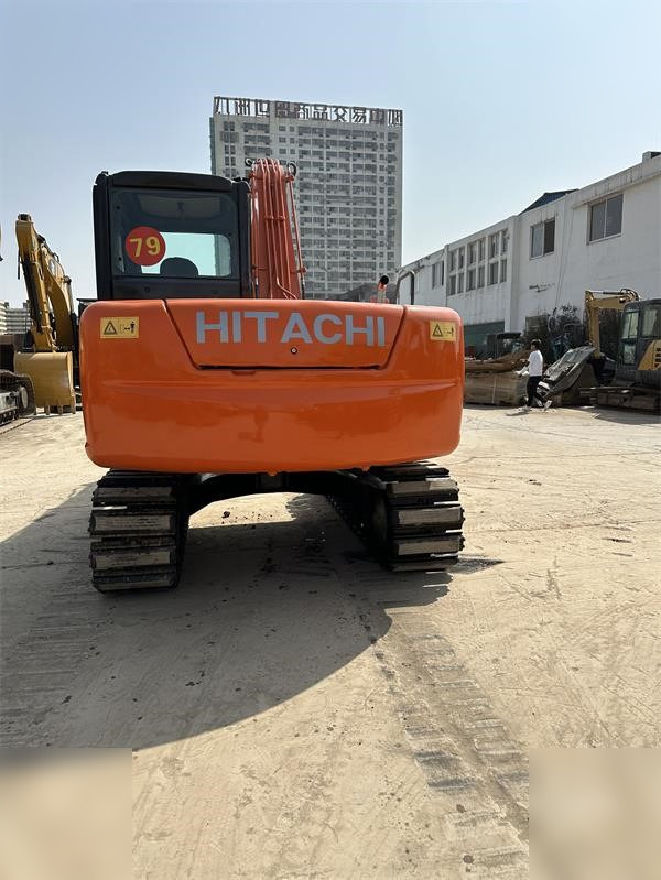 HITACHI ZX70 - Гусеничний екскаватор: фото 3 HITACHI ZX70 - Гусеничний екскаватор: фото 3