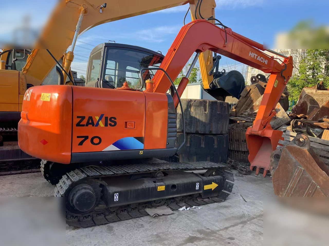 HITACHI ZX70 - Гусеничний екскаватор: фото 1 HITACHI ZX70 - Гусеничний екскаватор: фото 1
