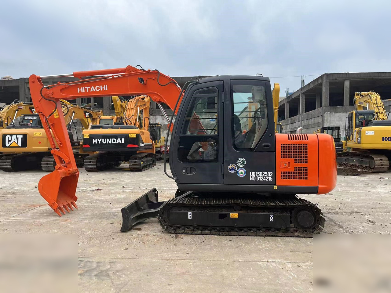 HITACHI ZX70 - Гусеничний екскаватор: фото 3 HITACHI ZX70 - Гусеничний екскаватор: фото 3
