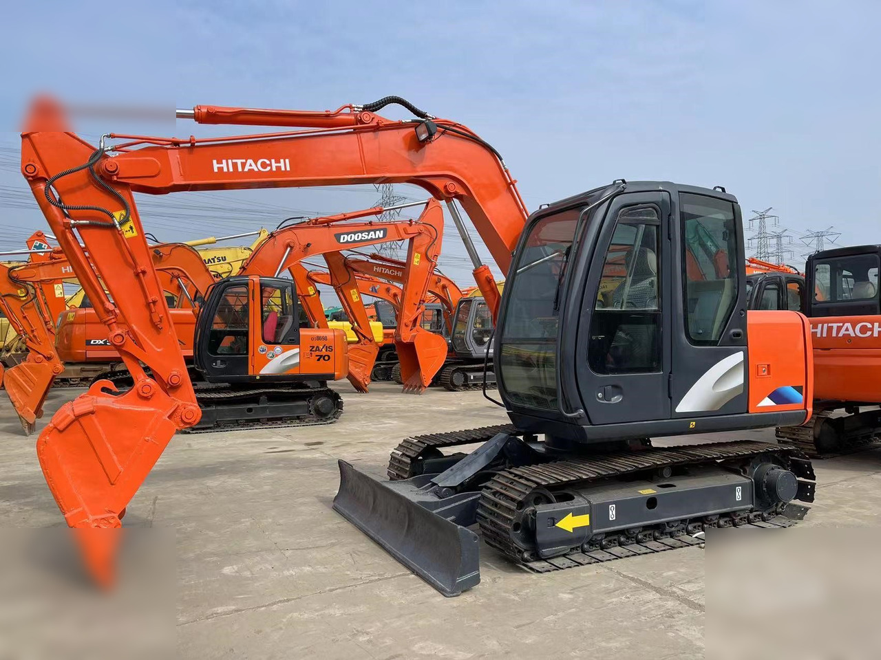 HITACHI ZX70 - Гусеничний екскаватор: фото 1 HITACHI ZX70 - Гусеничний екскаватор: фото 1