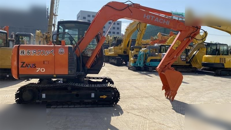 HITACHI ZX70 - Гусеничний екскаватор: фото 1 HITACHI ZX70 - Гусеничний екскаватор: фото 1