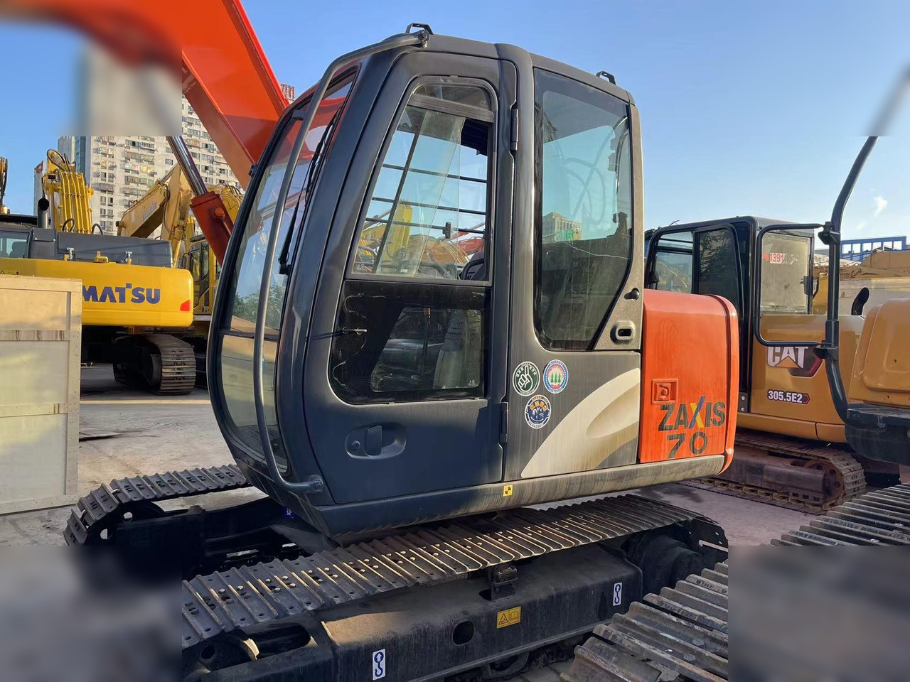 HITACHI ZX70 - Гусеничний екскаватор: фото 3 HITACHI ZX70 - Гусеничний екскаватор: фото 3