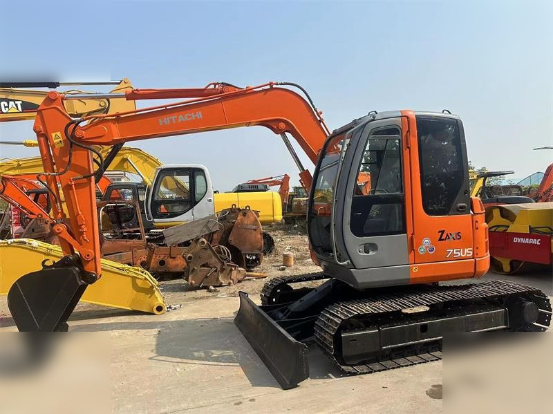 HITACHI ZX75US - Гусеничний екскаватор: фото 1 HITACHI ZX75US - Гусеничний екскаватор: фото 1