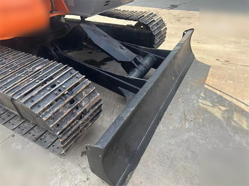 HITACHI ZX75US - Гусеничний екскаватор: фото 4 HITACHI ZX75US - Гусеничний екскаватор: фото 4