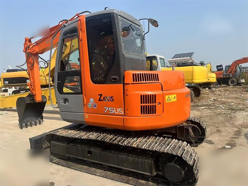 HITACHI ZX75US - Гусеничний екскаватор: фото 2 HITACHI ZX75US - Гусеничний екскаватор: фото 2