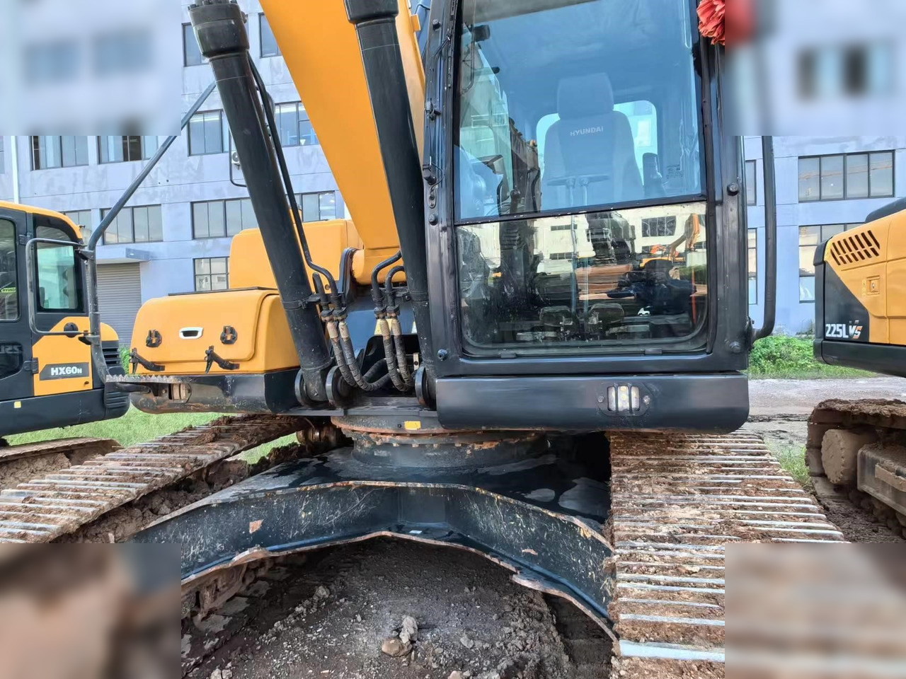 HYUNDAI 225LC-9 - Гусеничний екскаватор: фото 3 HYUNDAI 225LC-9 - Гусеничний екскаватор: фото 3