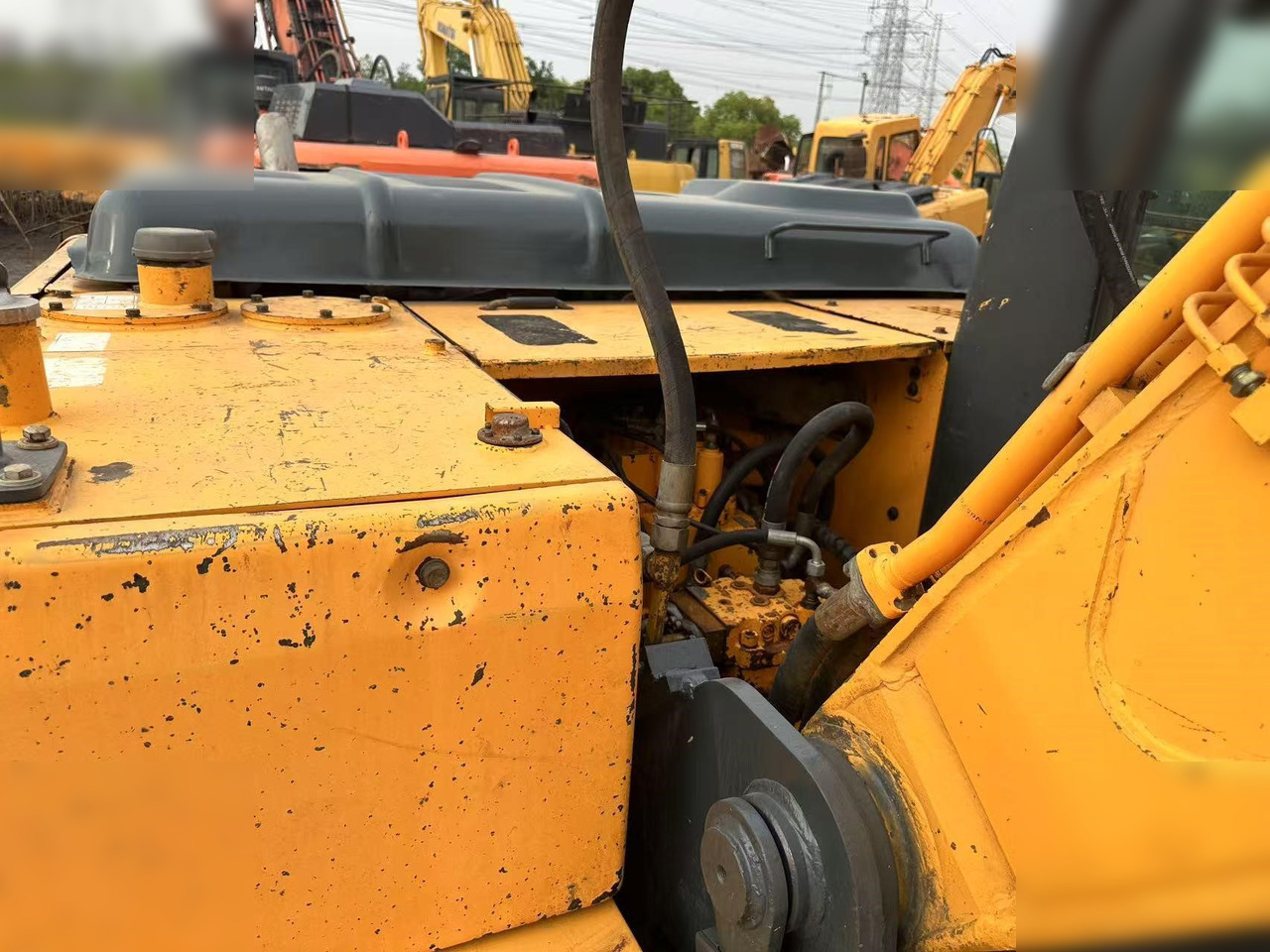 HYUNDAI ROBEX 210 LC-7 - Гусеничний екскаватор: фото 3 HYUNDAI ROBEX 210 LC-7 - Гусеничний екскаватор: фото 3