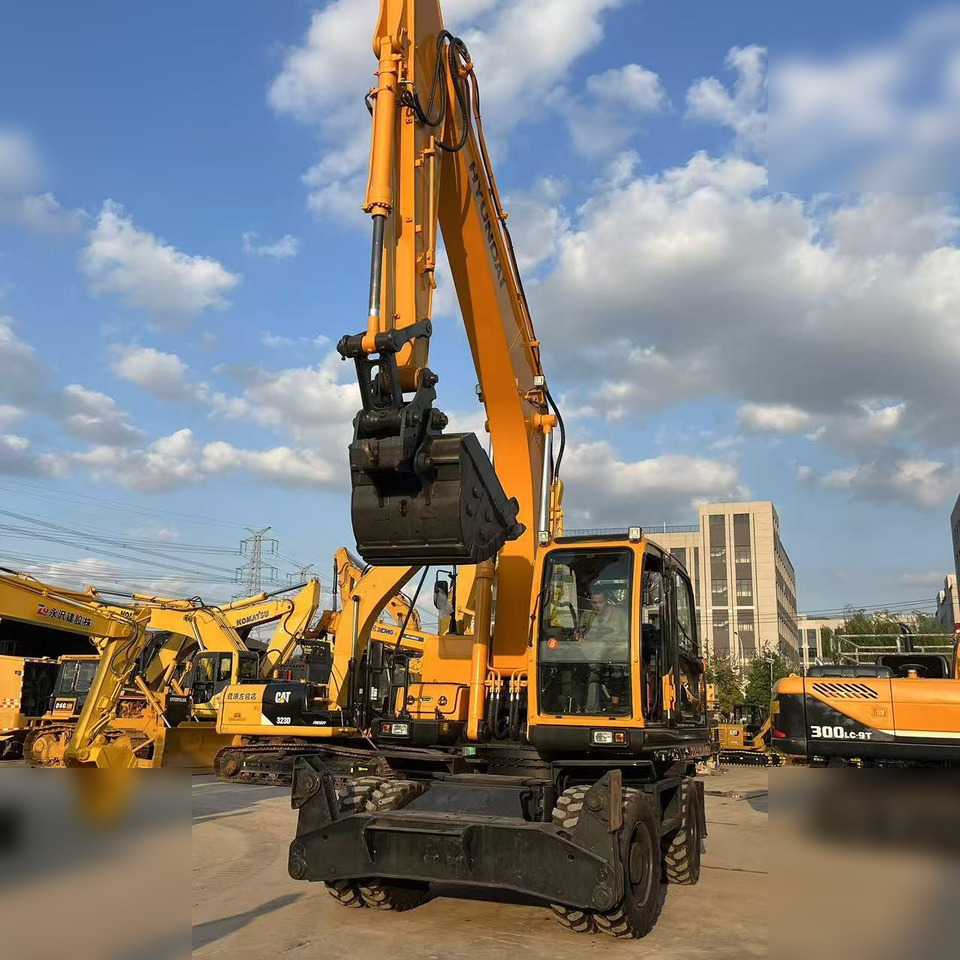 HYUNDAI ROBEX 210W-9 - Колісний екскаватор: фото 2 HYUNDAI ROBEX 210W-9 - Колісний екскаватор: фото 2