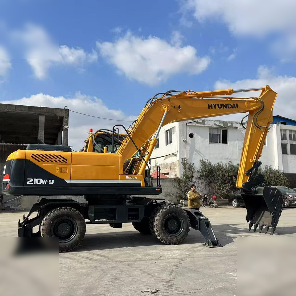 HYUNDAI ROBEX 210W-9 - Колісний екскаватор: фото 3 HYUNDAI ROBEX 210W-9 - Колісний екскаватор: фото 3