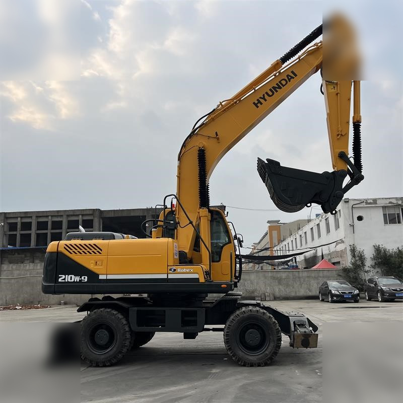 HYUNDAI ROBEX 210W-9 - Колісний екскаватор: фото 2 HYUNDAI ROBEX 210W-9 - Колісний екскаватор: фото 2