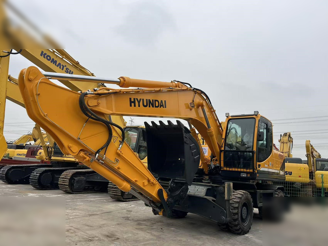 HYUNDAI ROBEX 210W-9S - Колісний екскаватор: фото 4 HYUNDAI ROBEX 210W-9S - Колісний екскаватор: фото 4