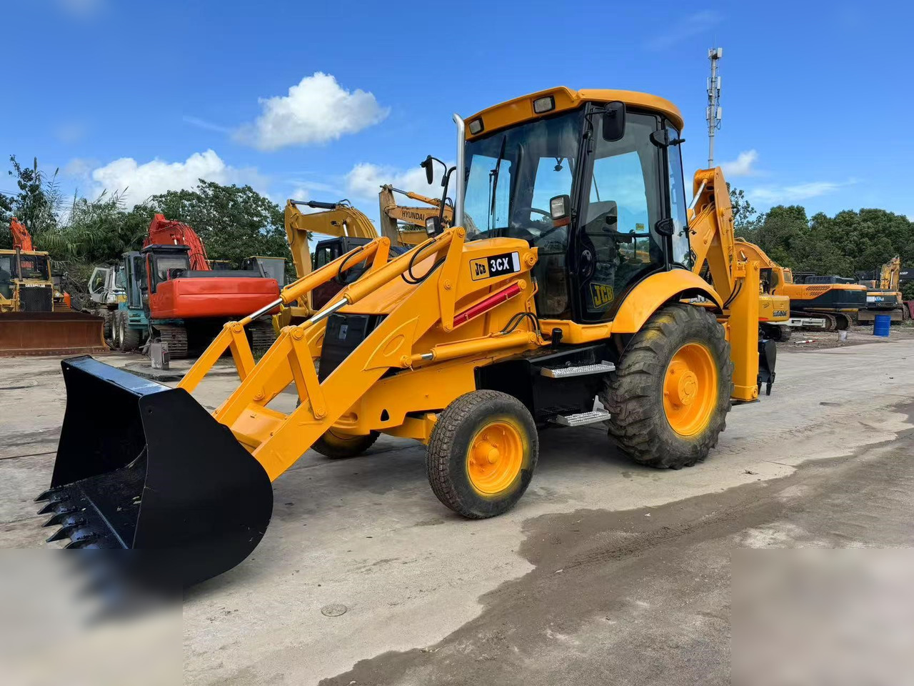 JCB 3CX - Екскаватор-навантажувач: фото 2 JCB 3CX - Екскаватор-навантажувач: фото 2