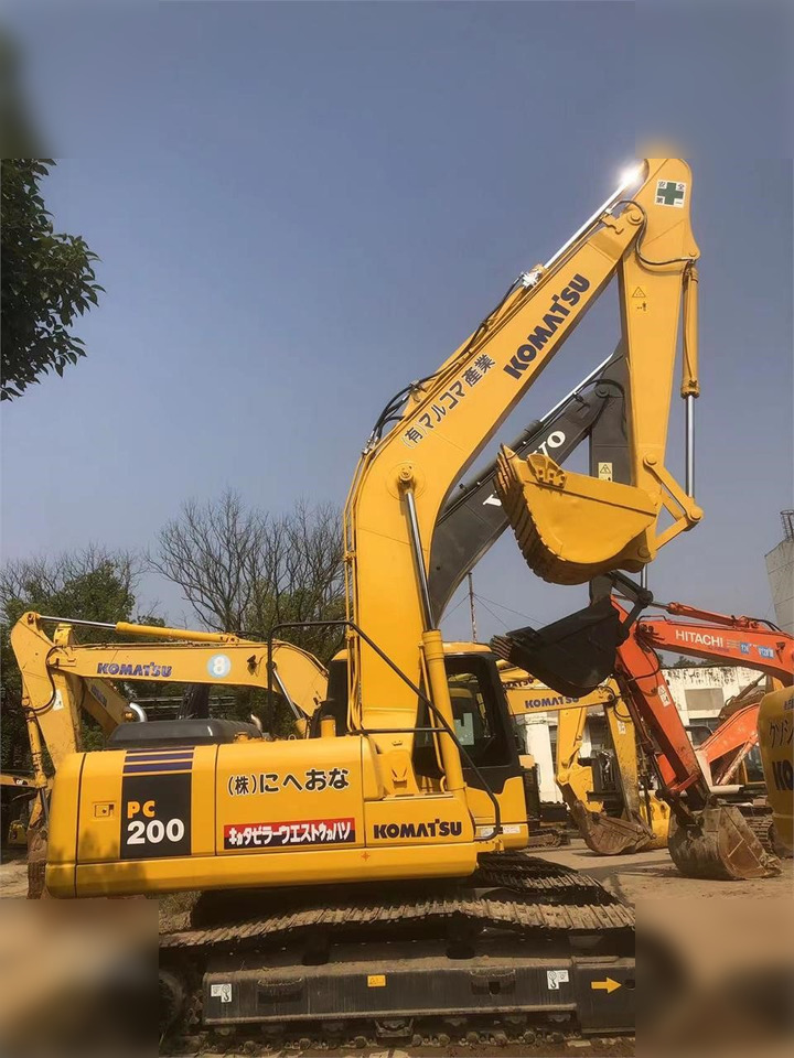 KOMATSU PC200-7 - Гусеничний екскаватор: фото 1 KOMATSU PC200-7 - Гусеничний екскаватор: фото 1