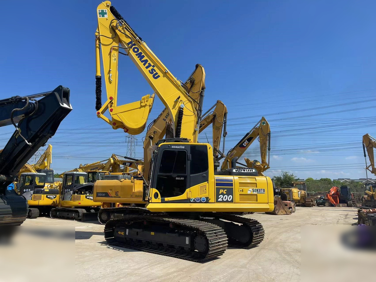 KOMATSU PC200-8 - Гусеничний екскаватор: фото 2 KOMATSU PC200-8 - Гусеничний екскаватор: фото 2