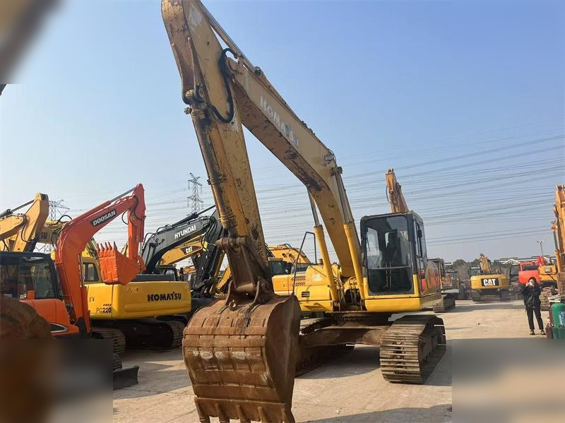 KOMATSU PC220-7 - Гусеничний екскаватор: фото 4 KOMATSU PC220-7 - Гусеничний екскаватор: фото 4