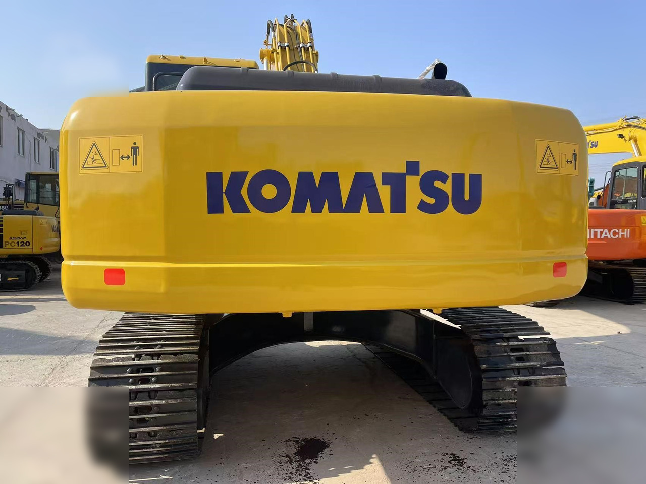 KOMATSU PC220-7 - Гусеничний екскаватор: фото 3 KOMATSU PC220-7 - Гусеничний екскаватор: фото 3