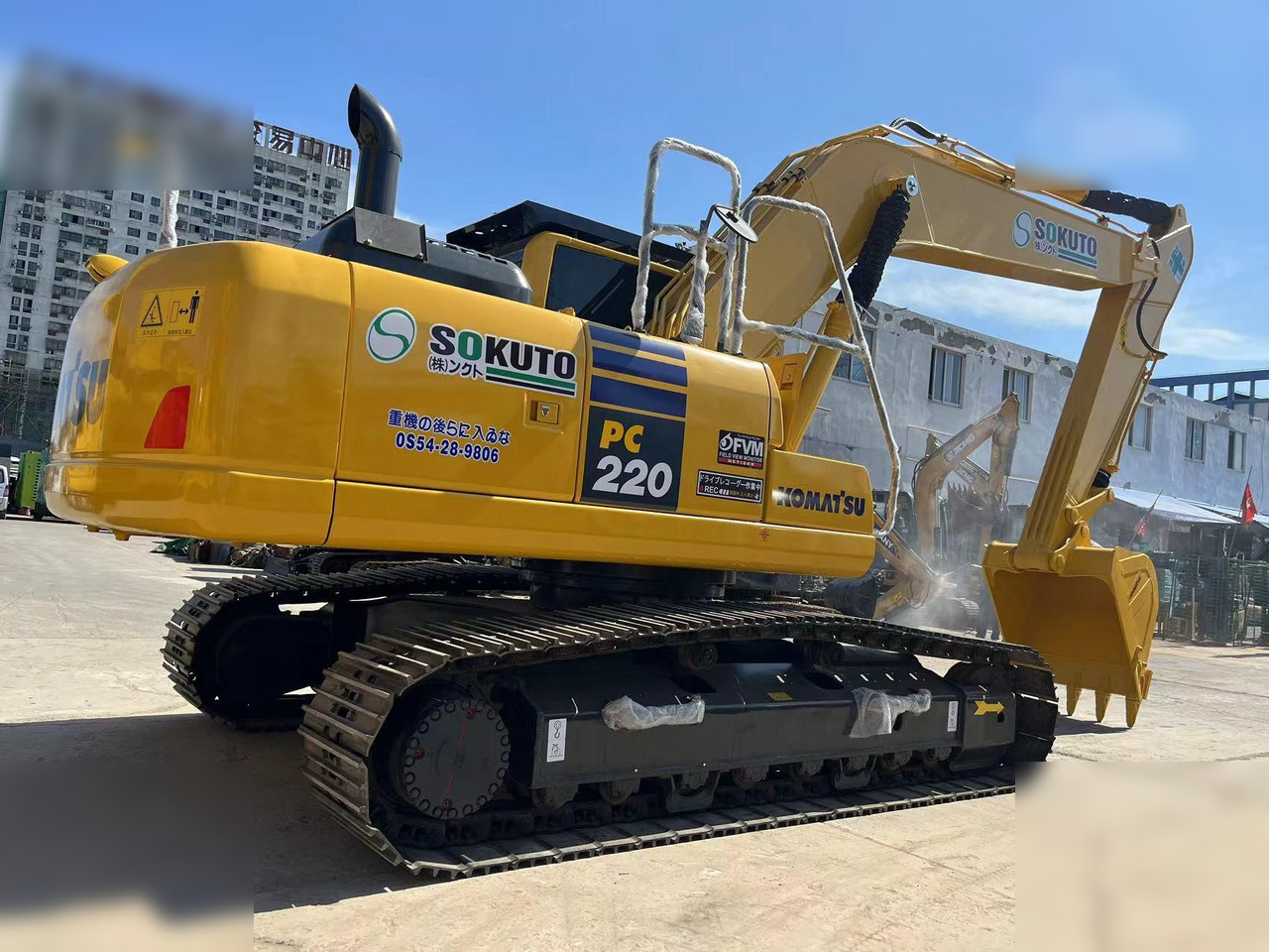 KOMATSU PC220-8 - Гусеничний екскаватор: фото 2 KOMATSU PC220-8 - Гусеничний екскаватор: фото 2