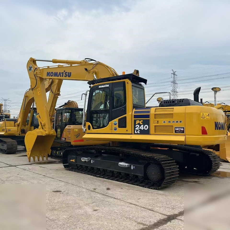 KOMATSU PC240 LC-8 - Гусеничний екскаватор: фото 1 KOMATSU PC240 LC-8 - Гусеничний екскаватор: фото 1