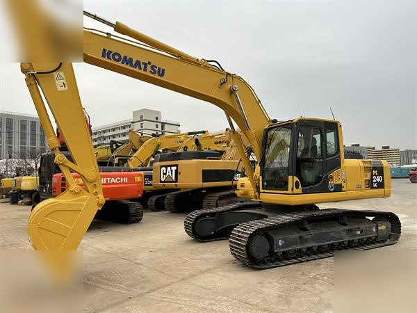 KOMATSU PC240 LC-8 - Гусеничний екскаватор: фото 2 KOMATSU PC240 LC-8 - Гусеничний екскаватор: фото 2
