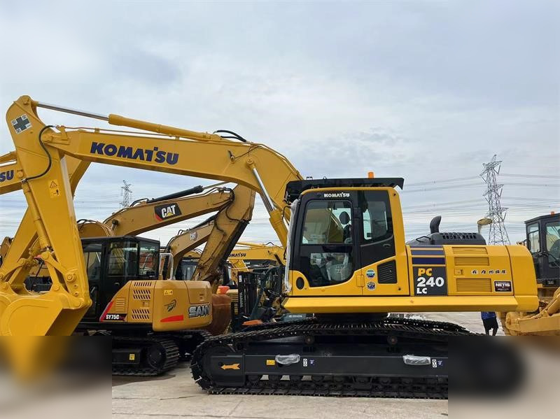 KOMATSU PC240 LC-8 - Гусеничний екскаватор: фото 1 KOMATSU PC240 LC-8 - Гусеничний екскаватор: фото 1