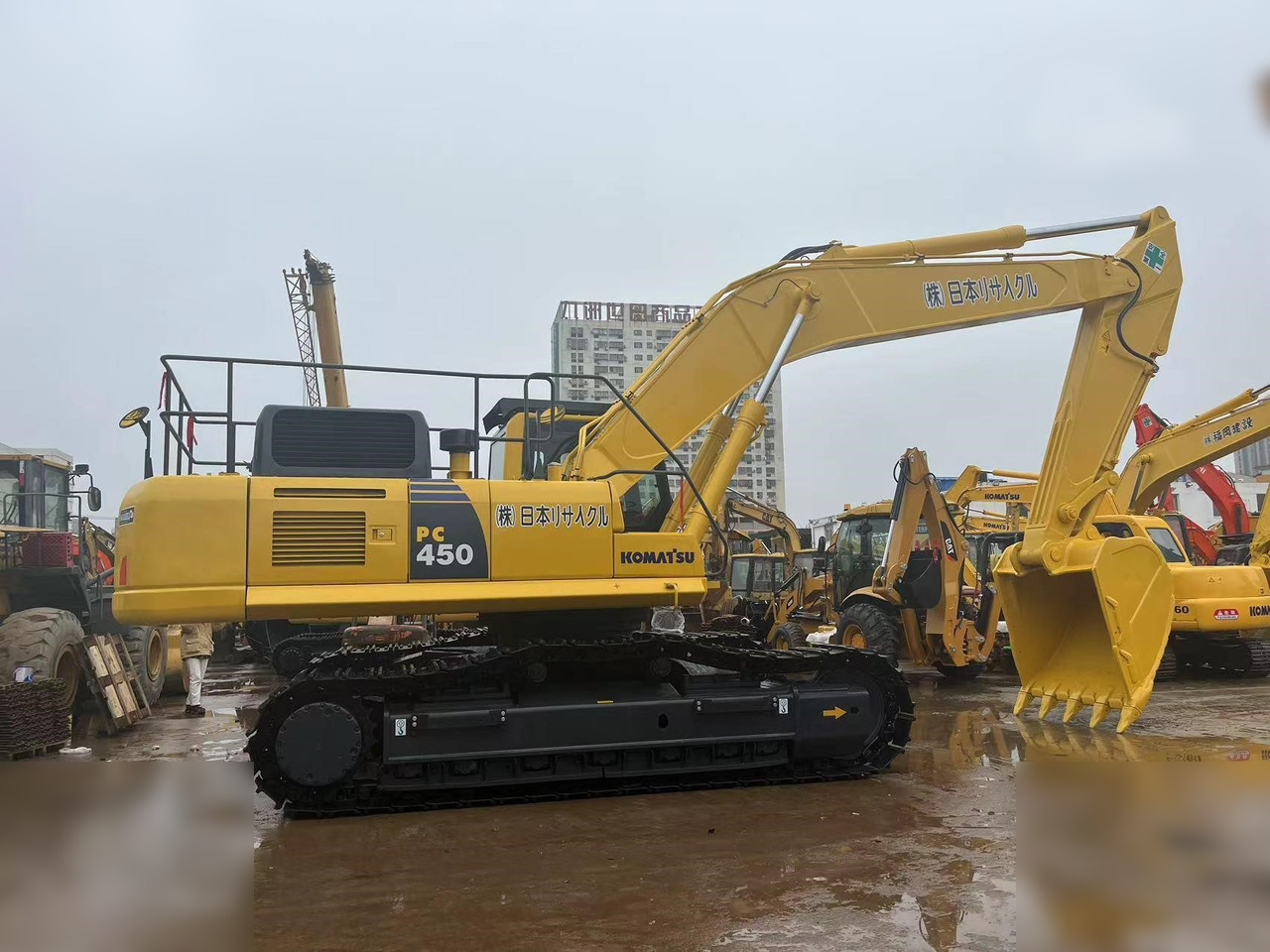 KOMATSU PC450-8 - Гусеничний екскаватор: фото 1 KOMATSU PC450-8 - Гусеничний екскаватор: фото 1
