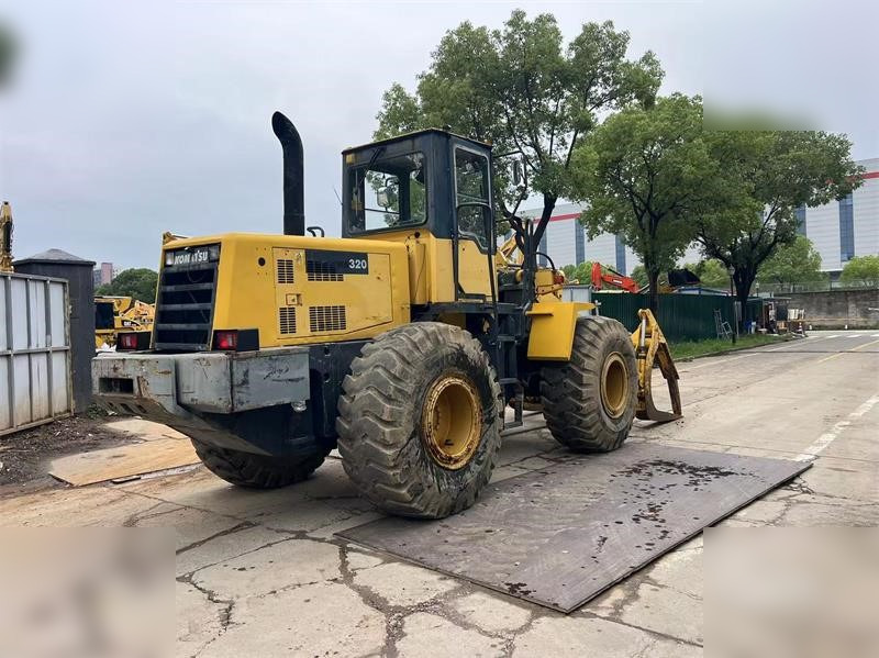 KOMATSU WA320-3 - Колісний навантажувач: фото 3 KOMATSU WA320-3 - Колісний навантажувач: фото 3