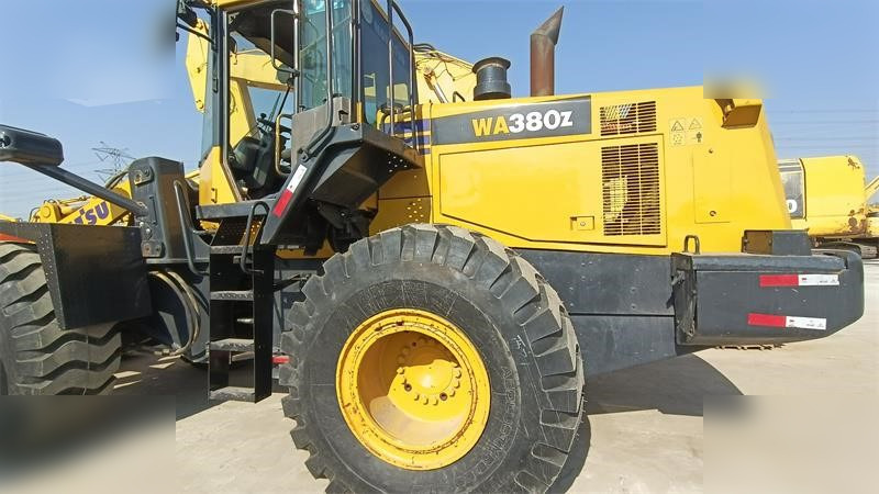 KOMATSU WA380Z-6 - Колісний навантажувач: фото 2 KOMATSU WA380Z-6 - Колісний навантажувач: фото 2