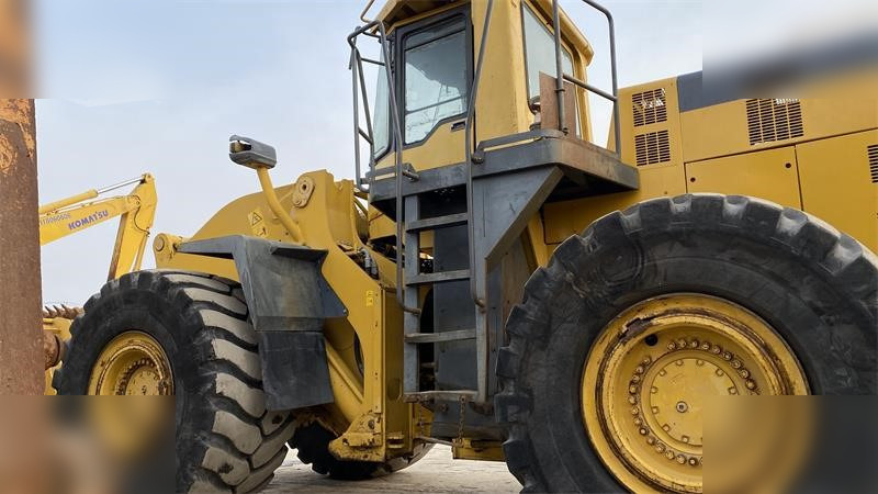 KOMATSU WA600-3 - Колісний навантажувач: фото 4 KOMATSU WA600-3 - Колісний навантажувач: фото 4