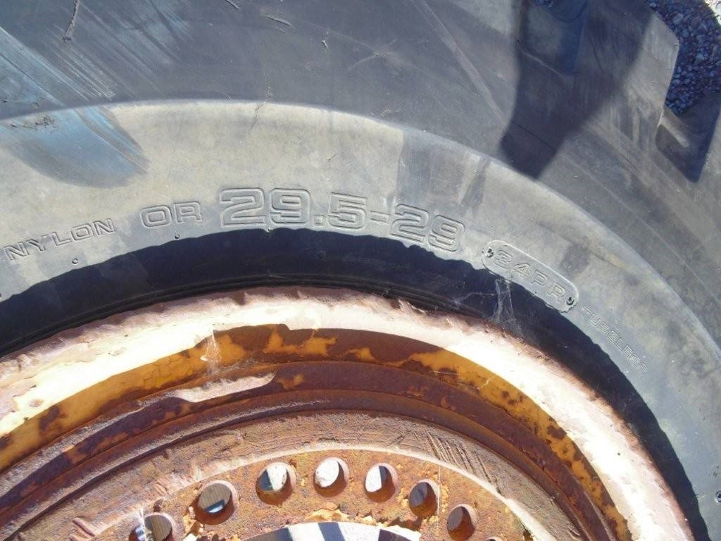 Däck - Шина в категорії Будівельна техніка: фото 4 Däck - Шина в категорії Будівельна техніка: фото 4