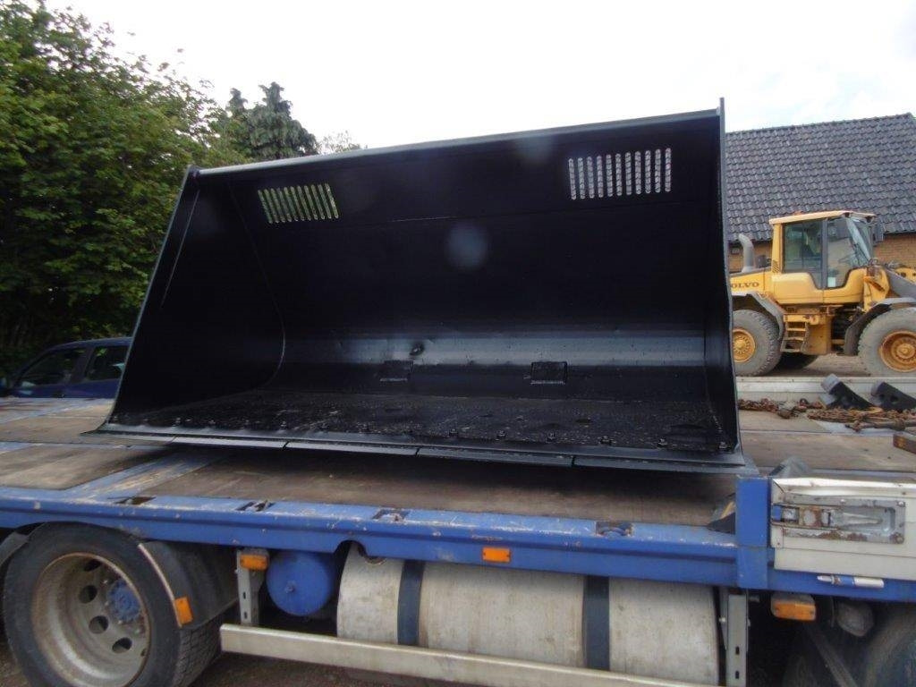 Drivex 5 kubik Passande Volvo L150-220 med bultat skär - Ківш в категорії Будівельна техніка: фото 2 Drivex 5 kubik Passande Volvo L150-220 med bultat skär - Ківш в категорії Будівельна техніка: фото 2