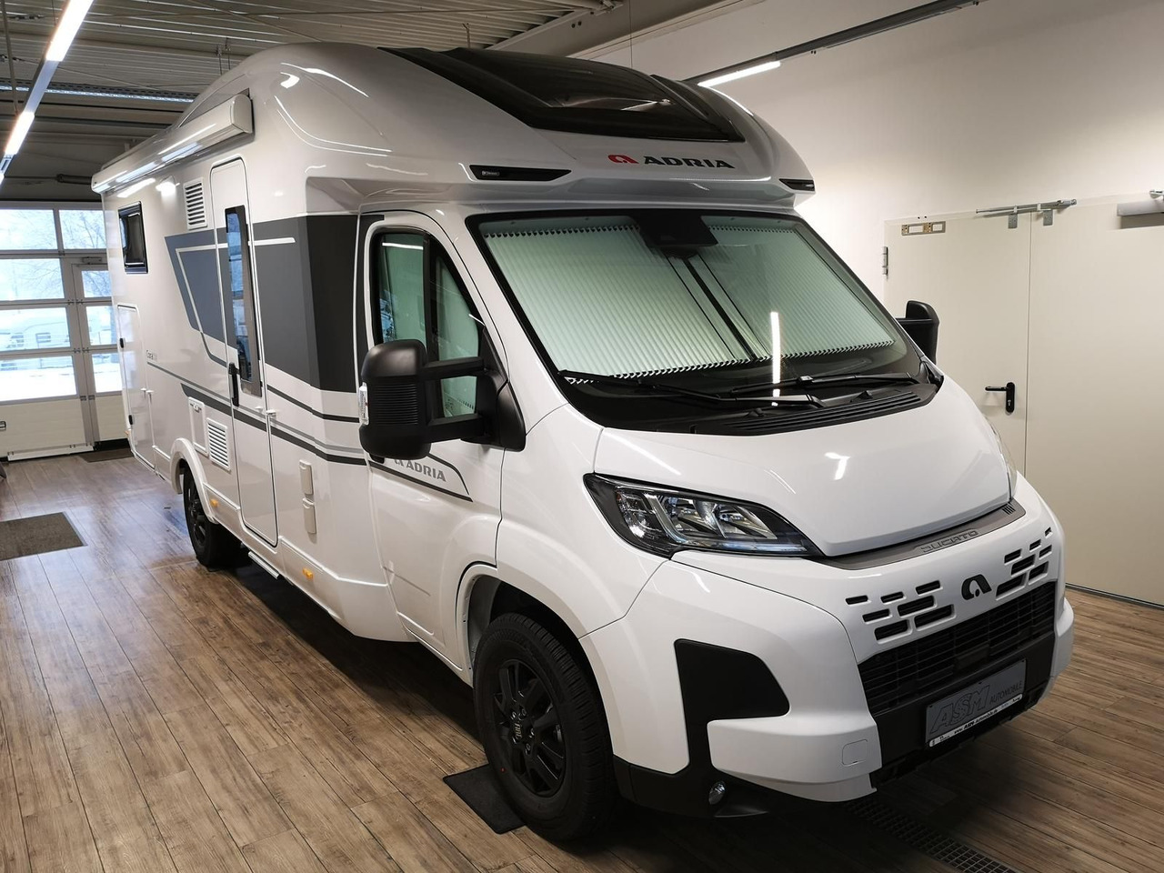 Adria Coral ALL-IN 650 DL*SOLAR*MARKISE*NAVI*SOFORT* - Напівінтегрований автобудинок: фото 3 Adria Coral ALL-IN 650 DL*SOLAR*MARKISE*NAVI*SOFORT* - Напівінтегрований автобудинок: фото 3