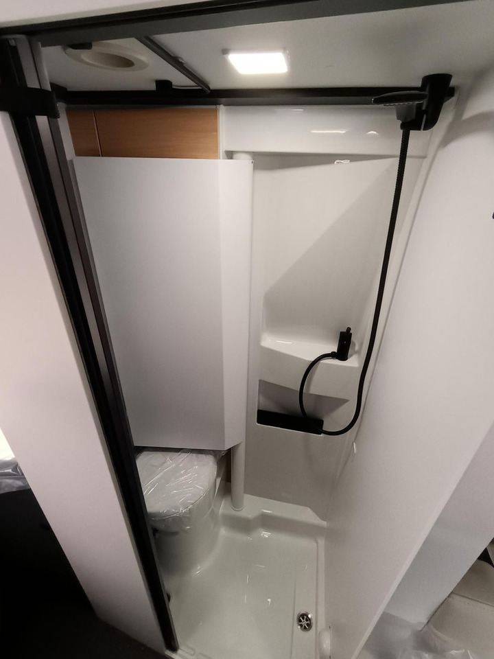 Adria Twin "60Y" 640 SLB*180 PS*4,25t MAXI*COMBI D 6E* в лізинг Adria Twin "60Y" 640 SLB*180 PS*4,25t MAXI*COMBI D 6E*: фото 17